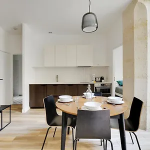 Apartment Chic -2br-6p- Oberkampf-republique, Paris